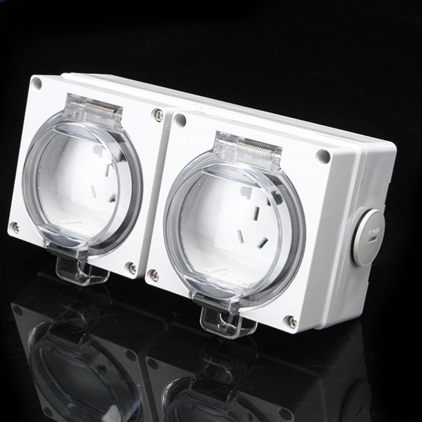 IP66 Dual Gang 5-Pin Waterproof Socket