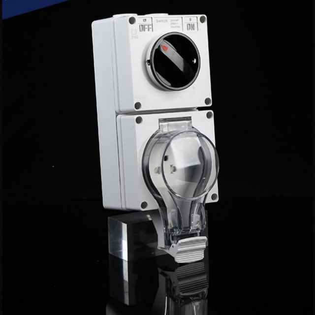 outdoor lighting control outlet American-style switched outlet