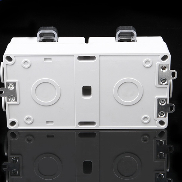 Heavy-Duty 2 Gang 5-Hole Outdoor Socket 