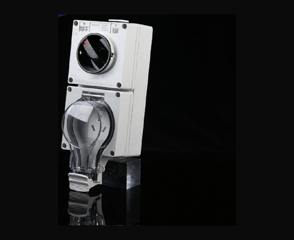 dual three-pin waterproof socket