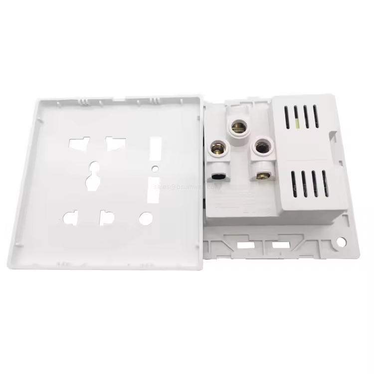 5 Pin International Socket