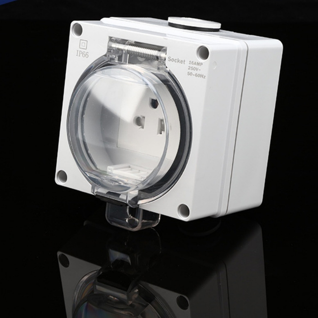 IP66-rated 1-gang US waterproof outdoor electrical socket with RCD safety switch