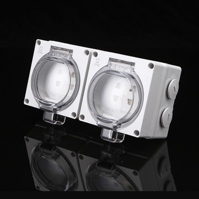 waterproof 4-outlet outdoor socket