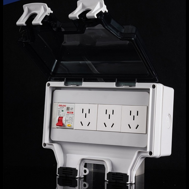 Weather Resistant 5-Pin Power Socket