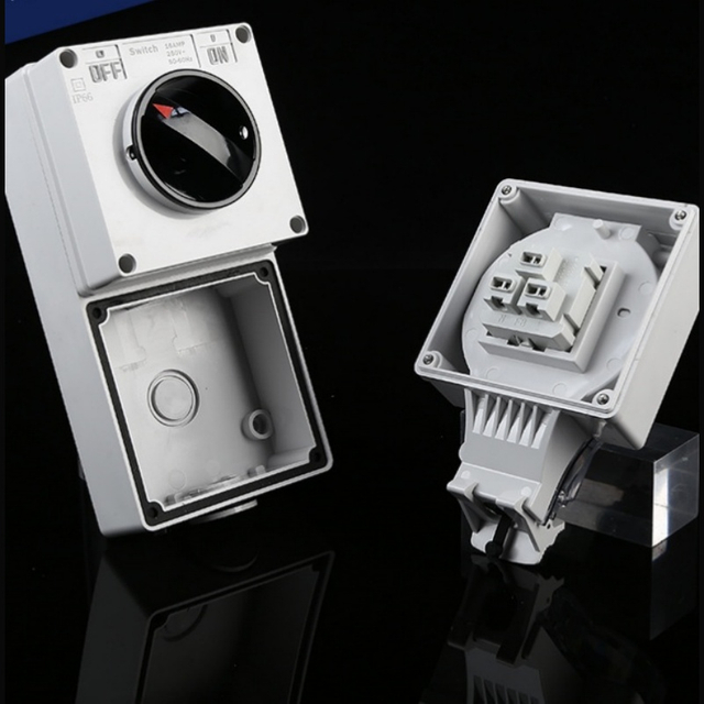 outdoor lighting control outlet American-style switched outlet