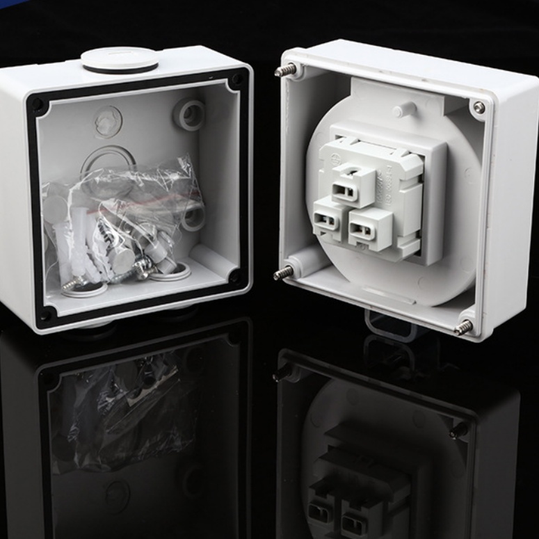 US standard IP66 stormproof power socket with RCD protection