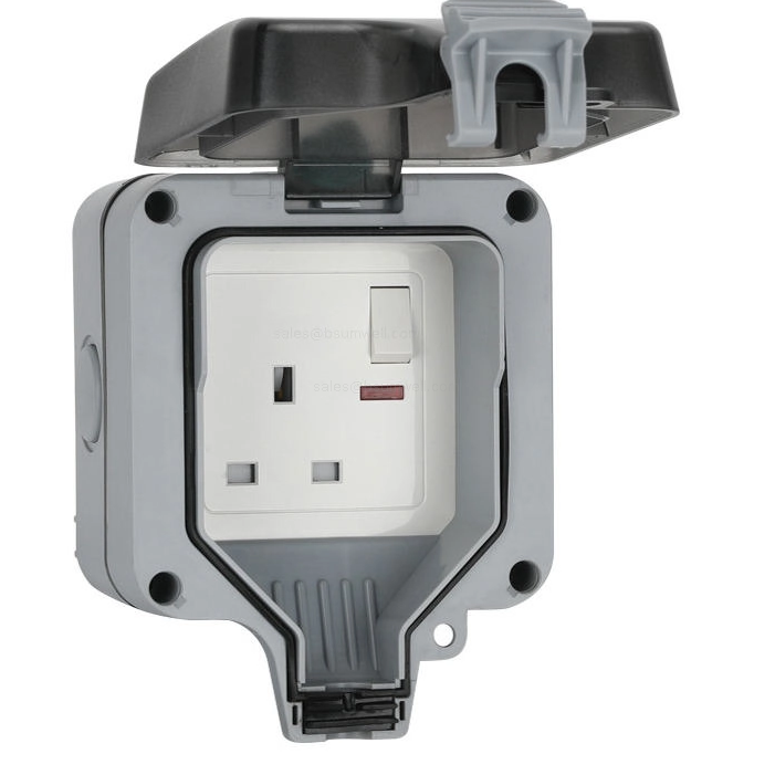 Outdoor Weatherproof Wall Switch Socket IP66 Rainproof Dustproof Power Outlet Box with Lockable Cover and Indicator Light for Exterior Garden Patio