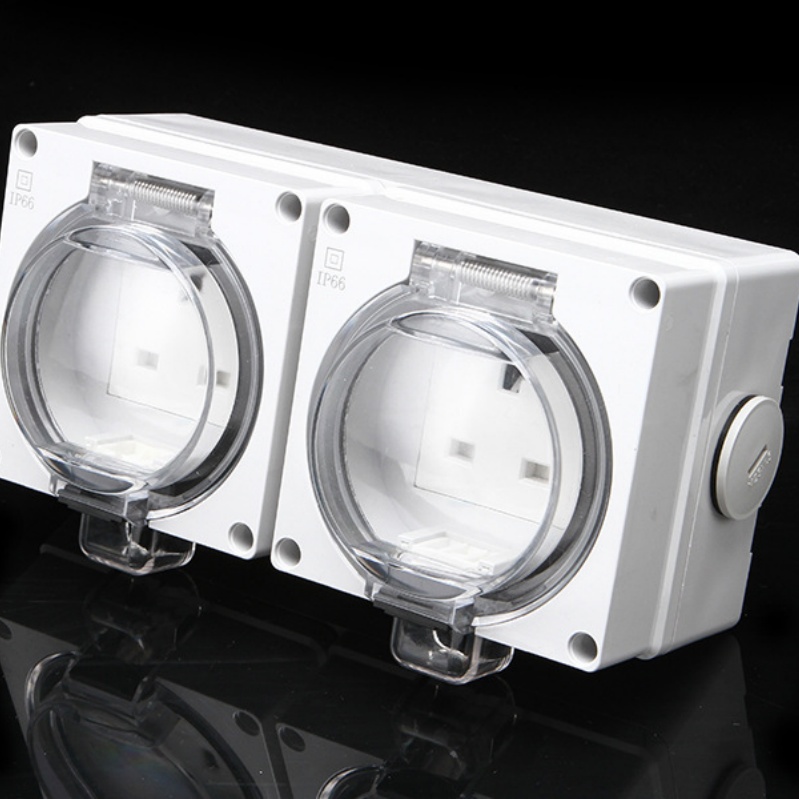 IP66 dual waterproof outlet