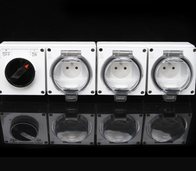 Triple French outdoor cluster