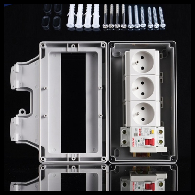 Lightweight IP66 Socket
