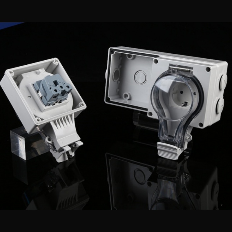 Heavy Rainproof Electrical Plug